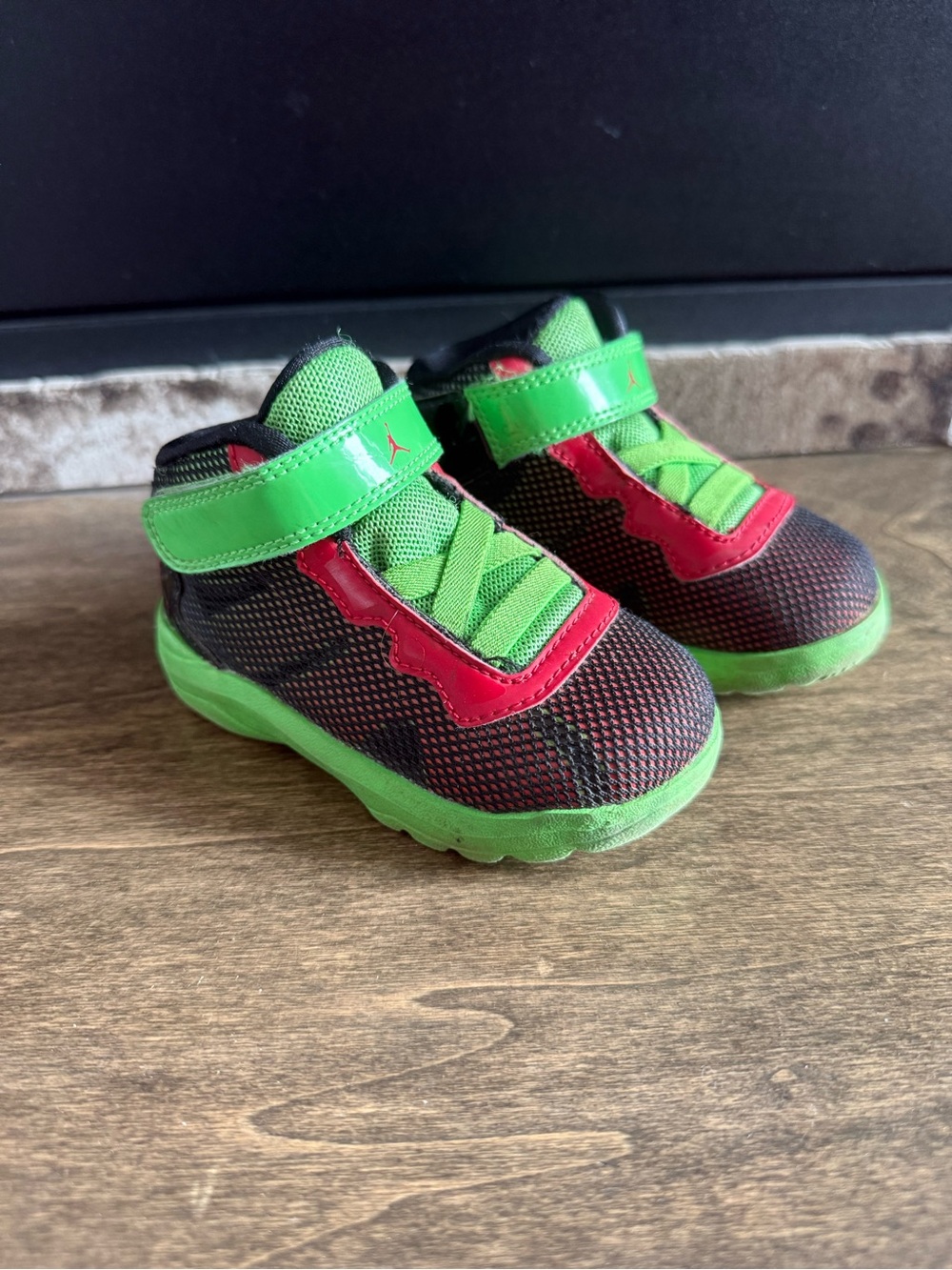 Jordan Toddler Super Fly 4 Mid Top Sneakers Green Black Red US 6C 768933-006